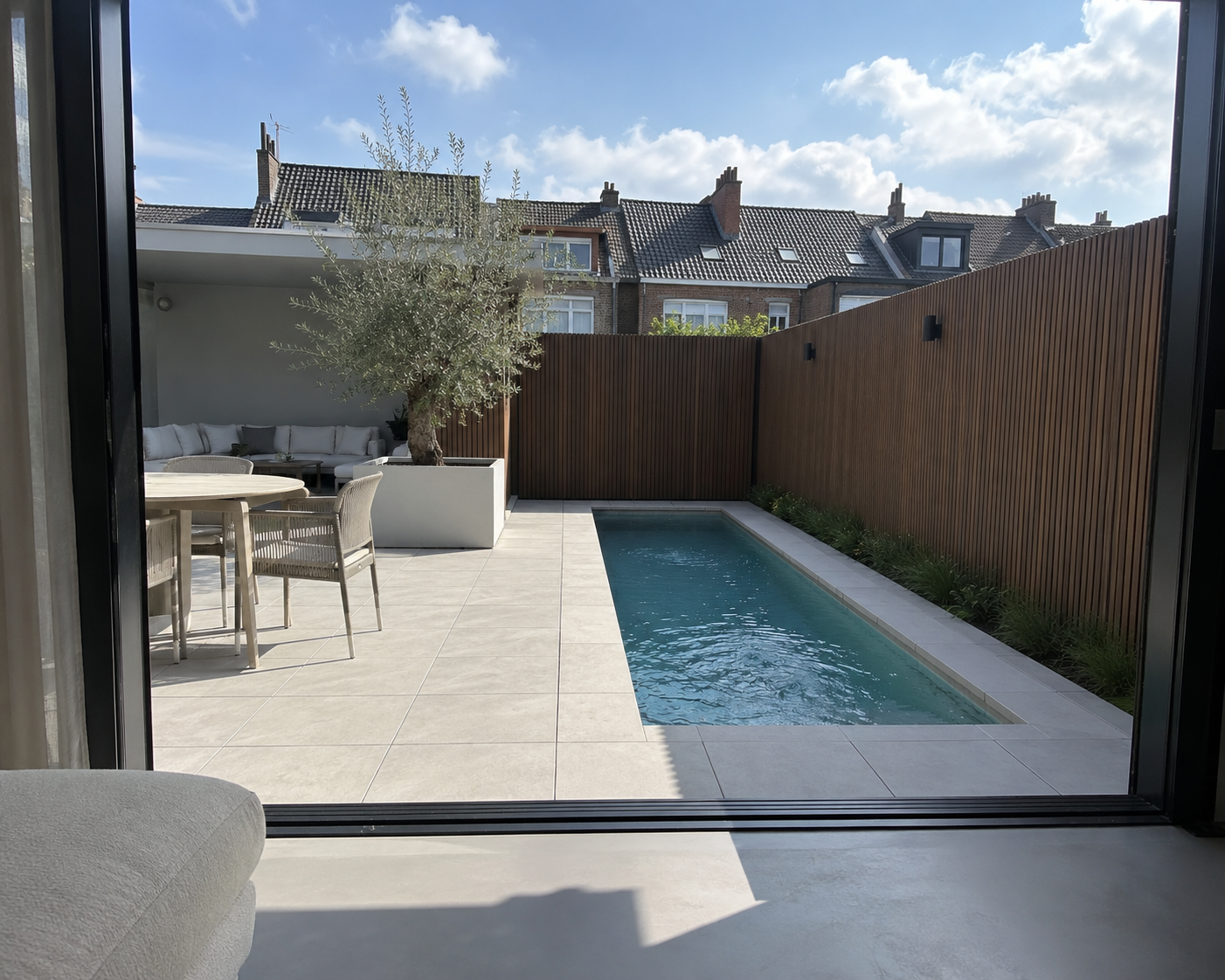 Rijhuis Deinze met plunge pool en olijfboom